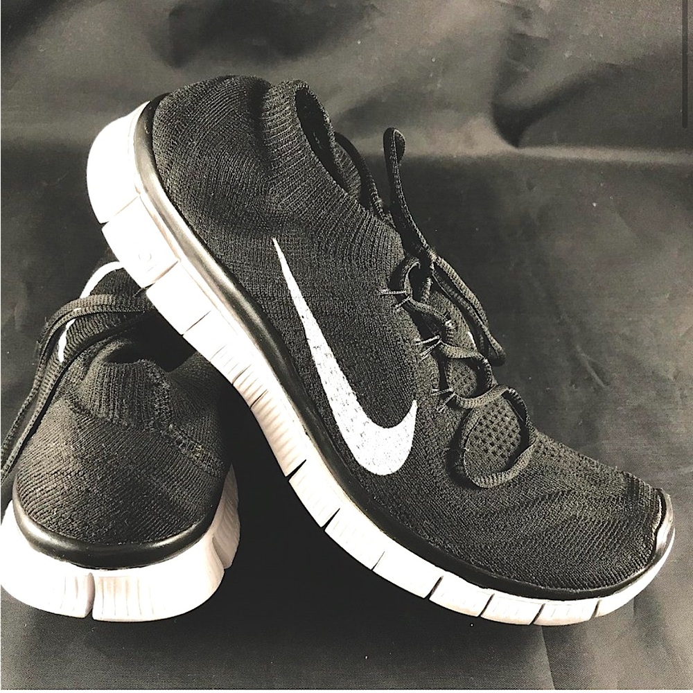 NIKE FREE 5.0 FLYKNIT Black Women’s size 9 - WORN ONCE!